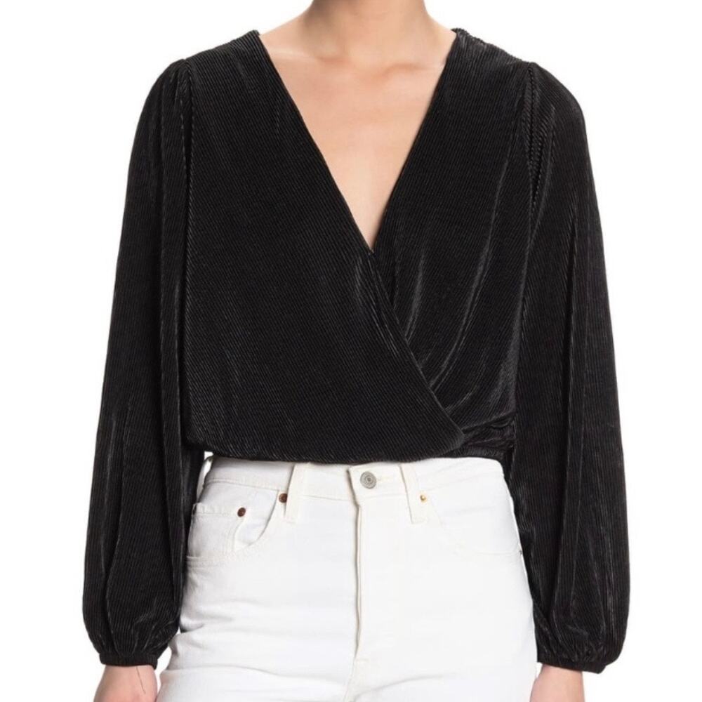 ASTR THE LABEL | Plisse Surplice Faux Wrap Top‎ Textured Black Blouse | Size XL